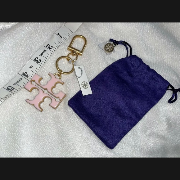 New! Tory Burch Stacked Resin 2 Sided Logo T Keychain/Bag Charm Tan/Shell Pink🎀 - Picture 8 of 12